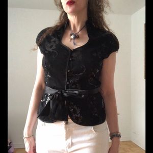 Cartise brand, vg quality, dressy top, Black, open neck line, with sequins, us 8